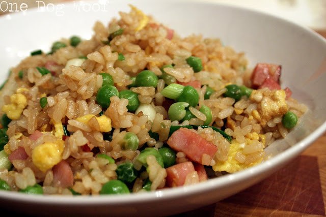 家常炒饭一汪汪中式饭一碗bw必威