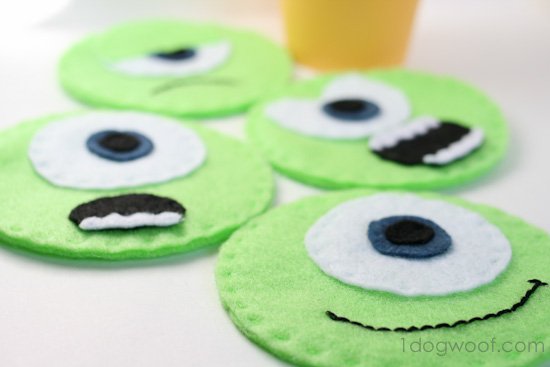 怪兽大学的迈克·瓦沃斯基(Mike Wazowski)感觉到了杯垫