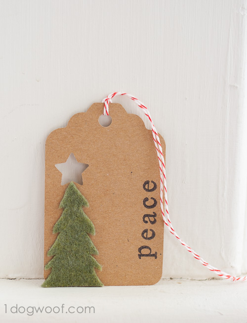 毛毡圣诞树：一段简单的认为一个简单的和平礼物标签。www.ssjjudo.com