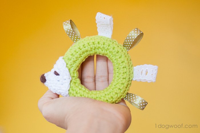 刺猬Taggie婴儿玩具钩针模式 - 使一个完美的礼物！| www.ssjjudo.com