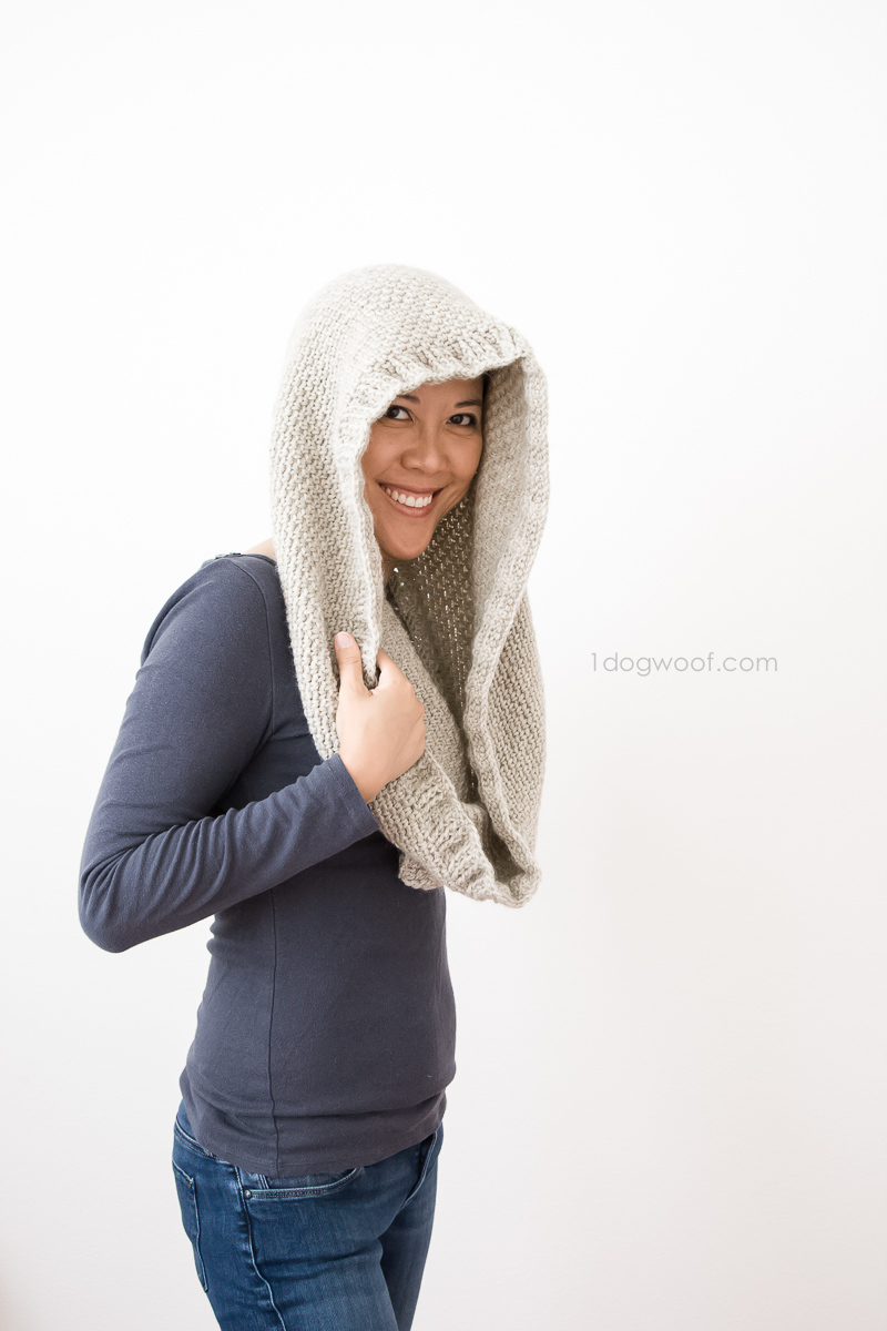 这个休闲连帽围巾可以作为一个罩或罩 - 为你寒冷时，或当你想有一个地方躲起来。