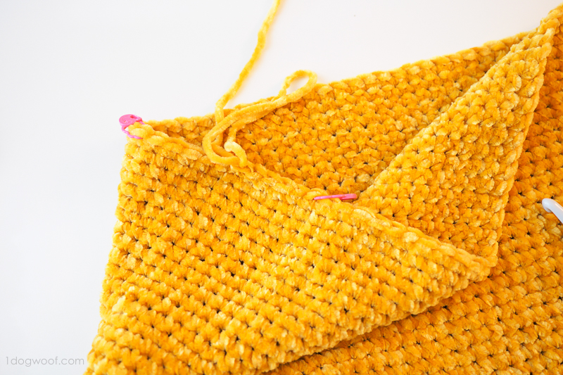 Stitch markers on body