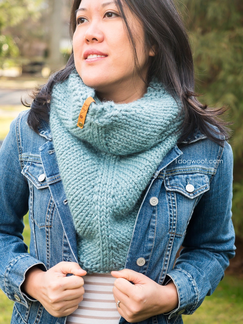 free cowl knitting pattern chunky knit cowl worn under jean jacket