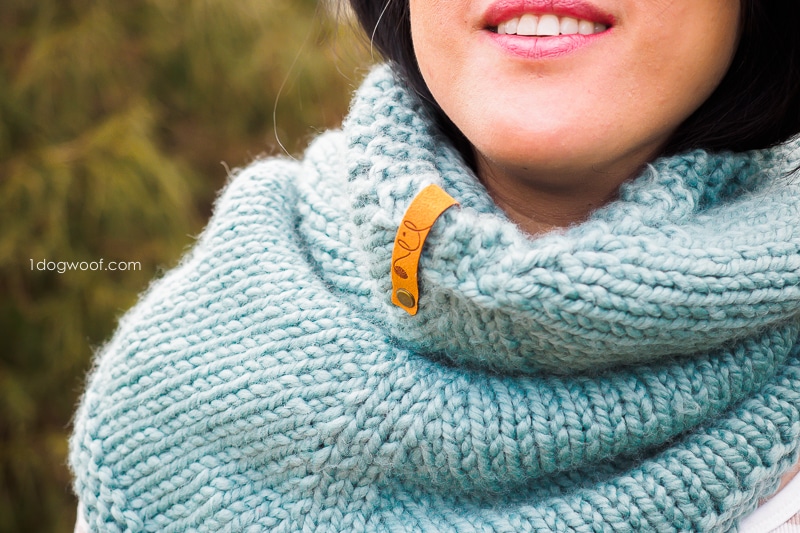 stitch closeup of Cactus knit cowl