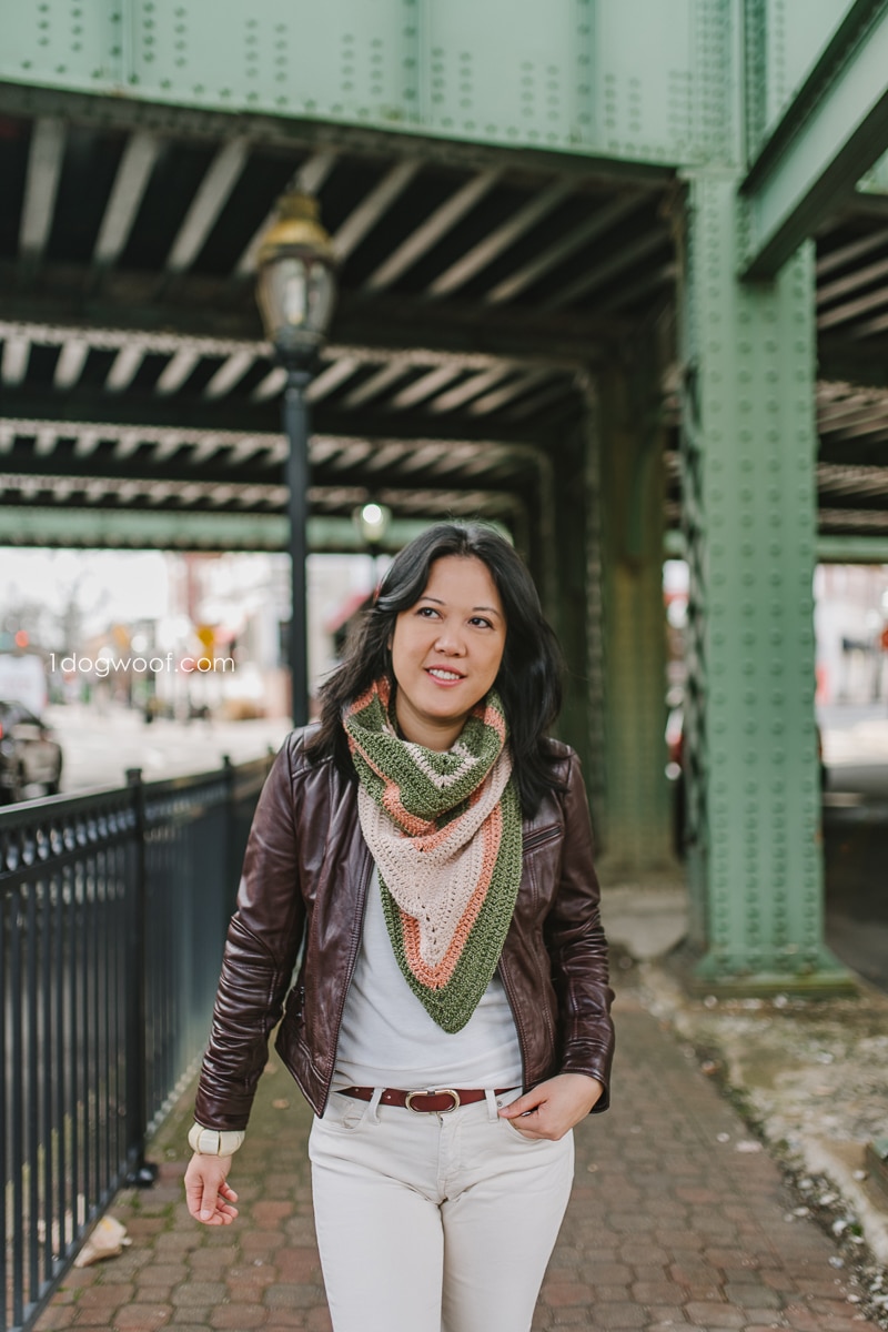 colorful and lightweight crochet cowl for Spring